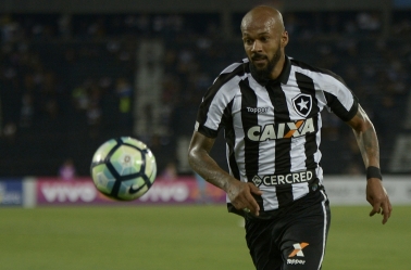 Bruno Silva afirma que jogadores do Botafogo receberam do Palmeiras 'mala branca' em 2016