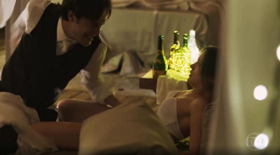 Gael (Sergio Guize) e Clara (Bianca Bin) em 'O Outro Lado do Paraíso'