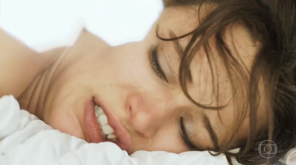 Gael (Sergio Guize) e Clara (Bianca Bin) em 'O Outro Lado do Paraíso'