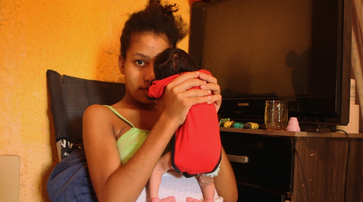 Jovem tem osso da bacia quebrado durante procedimento de parto em hospital de Nova Iguaçu,na baixada.