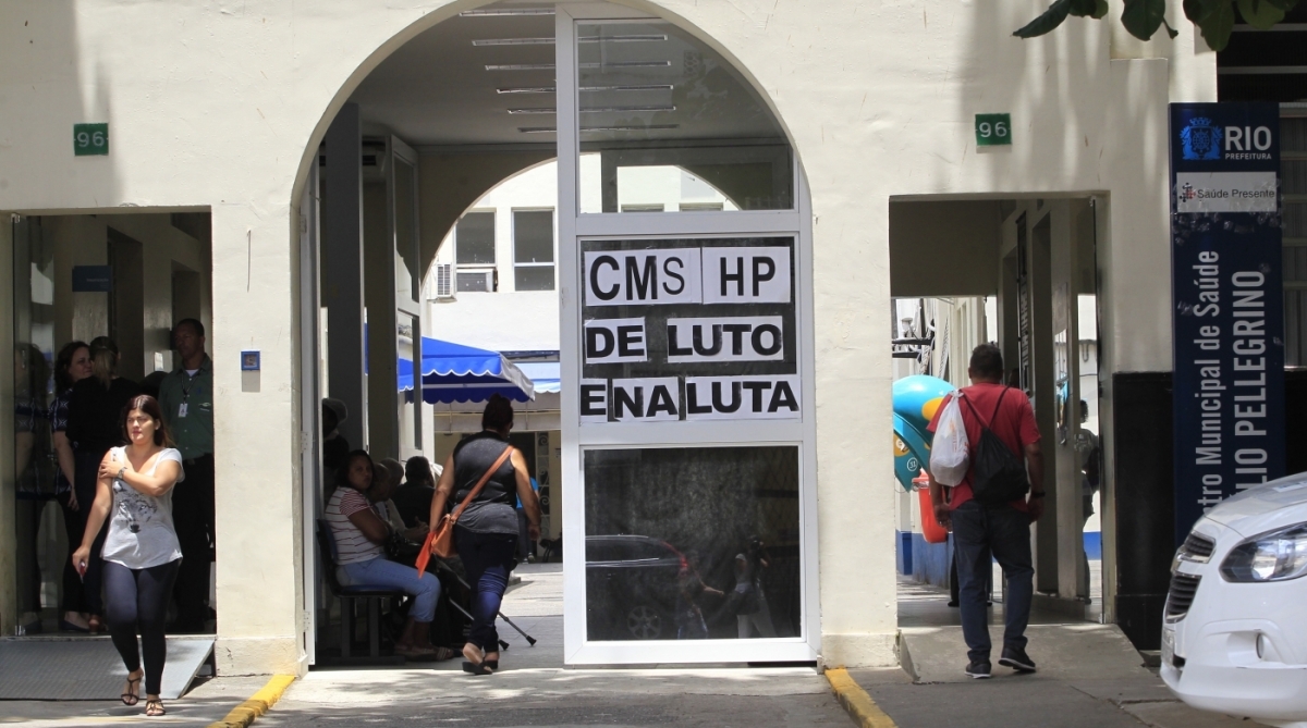 Rio, 08/11/2017 - Clínicas da Família - Pacientes reclamam da falta atendimento e de insumos no Centro Municipal de Saúde (CMS) Helio Pellegrino, na Praça da Bandeira. Foto - Maíra Coelho / Agência O Dia. 
