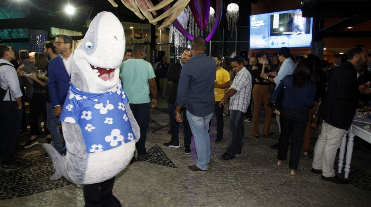 08/11/2017 - Coquitel de aniversário do Aqua Rio Na foto: Convidados no coquitel de aniversário do AquaRio  Foto:  Luiz Ackermann / Agência O Dia