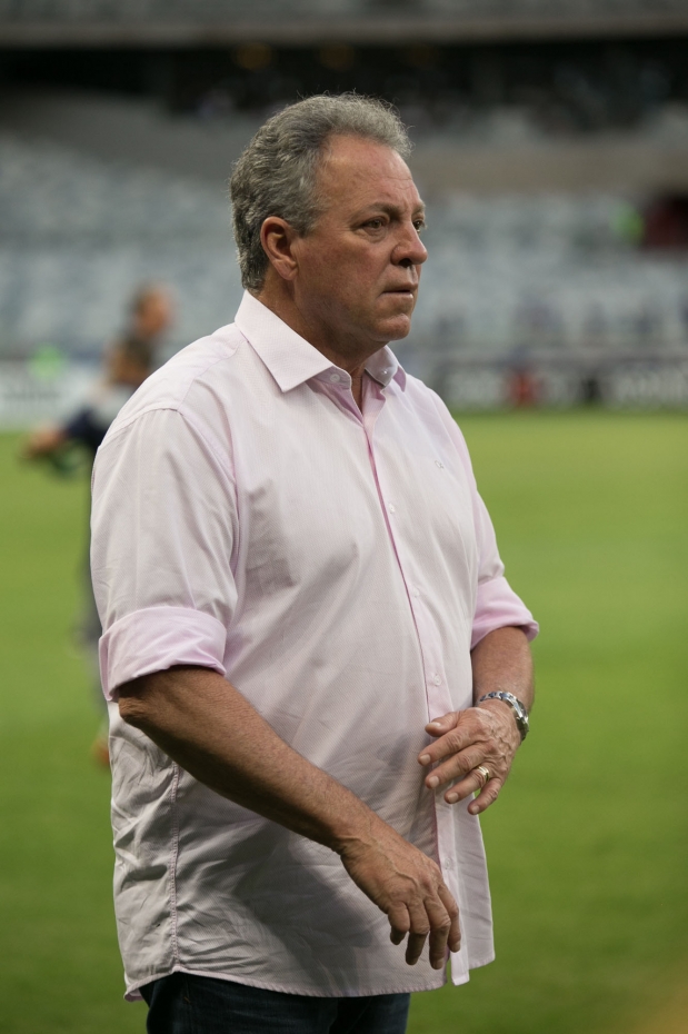 AGÊNCIA DE NOTÍCIAS - PARCEIRO - O técnico Abel Braga do Fluminense durante partida contra o do Cruzeiro, válida pela 34ª rodada do Campeonato Brasileiro 2017, no estádio do Mineirão, em Belo Horizonte, neste domingo (12). Foto: Marcos Fialho/Parceiro/Agência O Dia