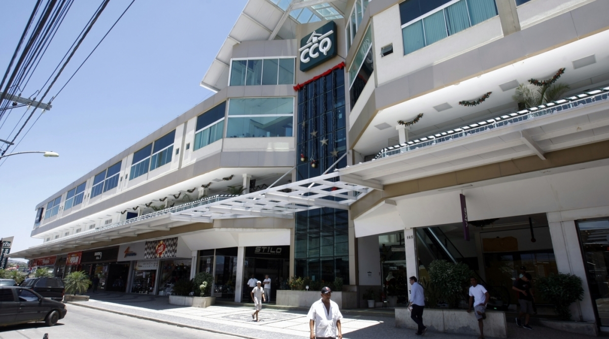 Empreendimento tem 8 mil metros quadrados, 20 lojas, praça de alimentação e uma universidade - Luiz Ackermann / Agencia O Dia