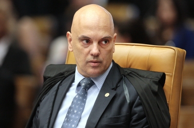 Moraes mantém prisão de 294 acusados por atos antidemocráticos