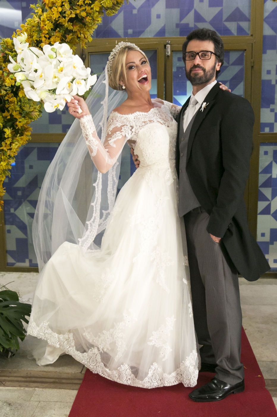 Suzy (Ellen Rocche) e Samuel (Eriberto Leão) em 'O Outro Lado do Paraíso'