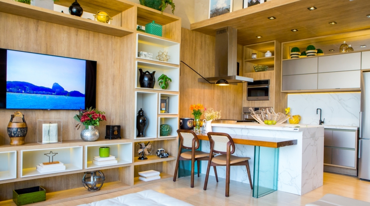 Para se inspirar e transformar imóvel compacto em ambientes modernos e aconchegantes