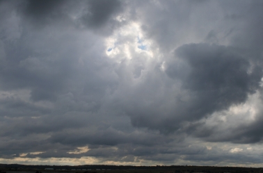 Defesa Civil de Mesquita emite alerta para pancadas isoladas de chuva