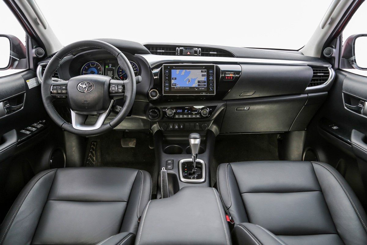 Hilux interior