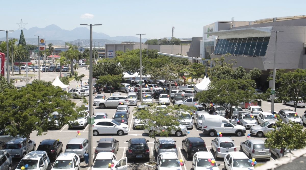 5/11/2017 - Duque de Caxias (RJ) - Feir‹o de Autom—veis da Invicta (Comercial) - Na foto: Feirao de automoveis no Shopping Caxias Foto: Luiz Ackermann / Agencia O Dia