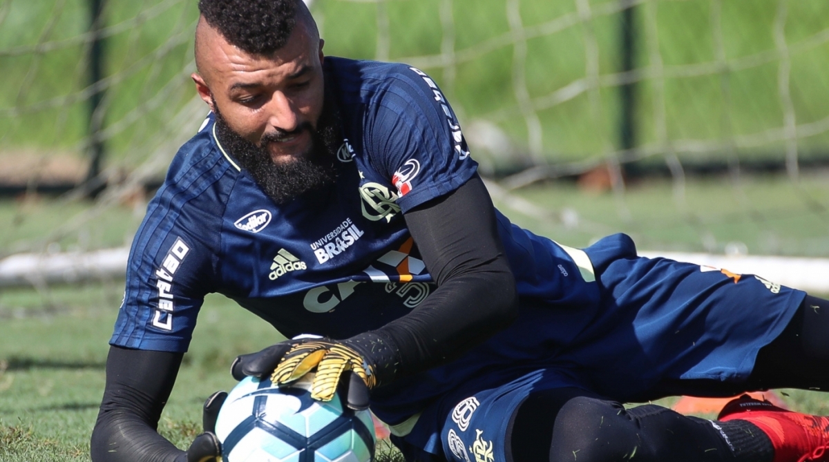 Muralha, goleiro do Flamengo, treina no Ninho do Urubu