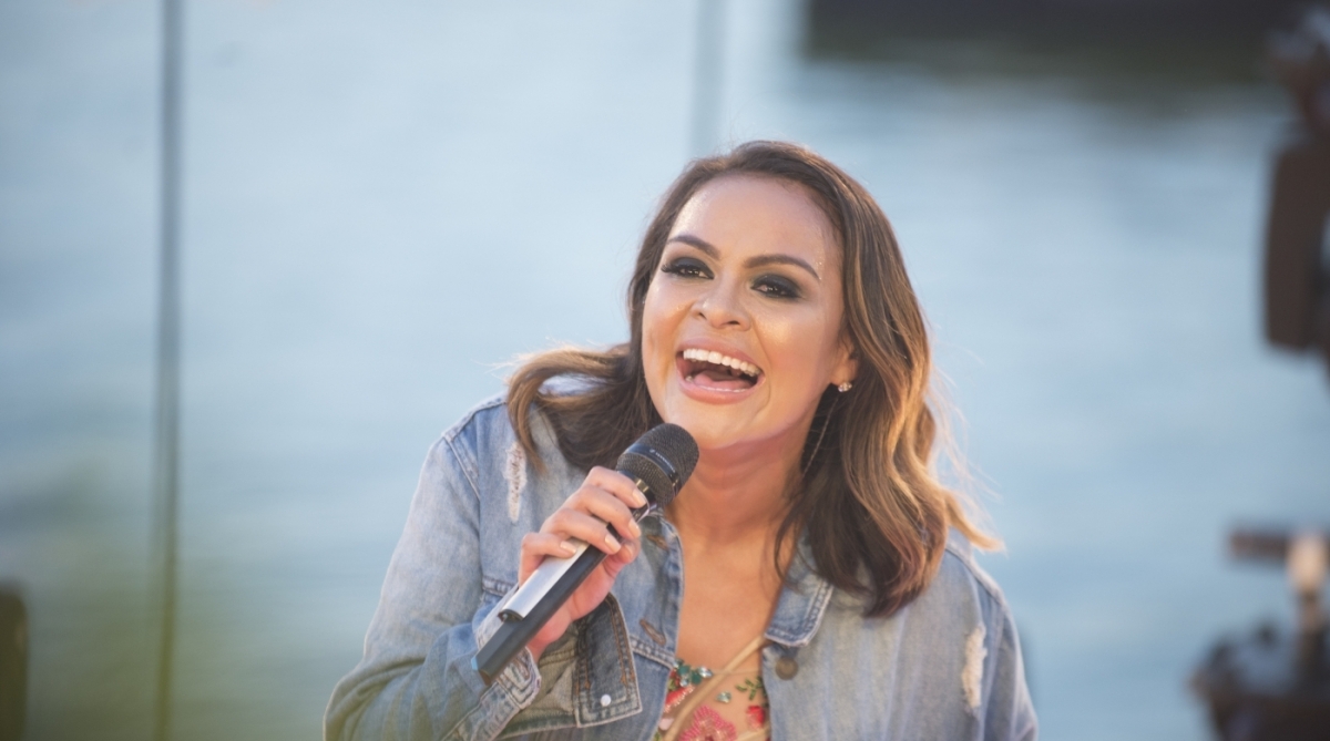 A cantora Samyra Show com convidados