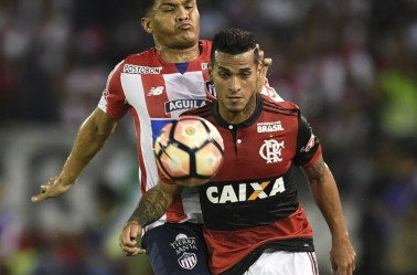 Investigado por assédio sexual, ex-Flamengo é dispensado de clube peruano