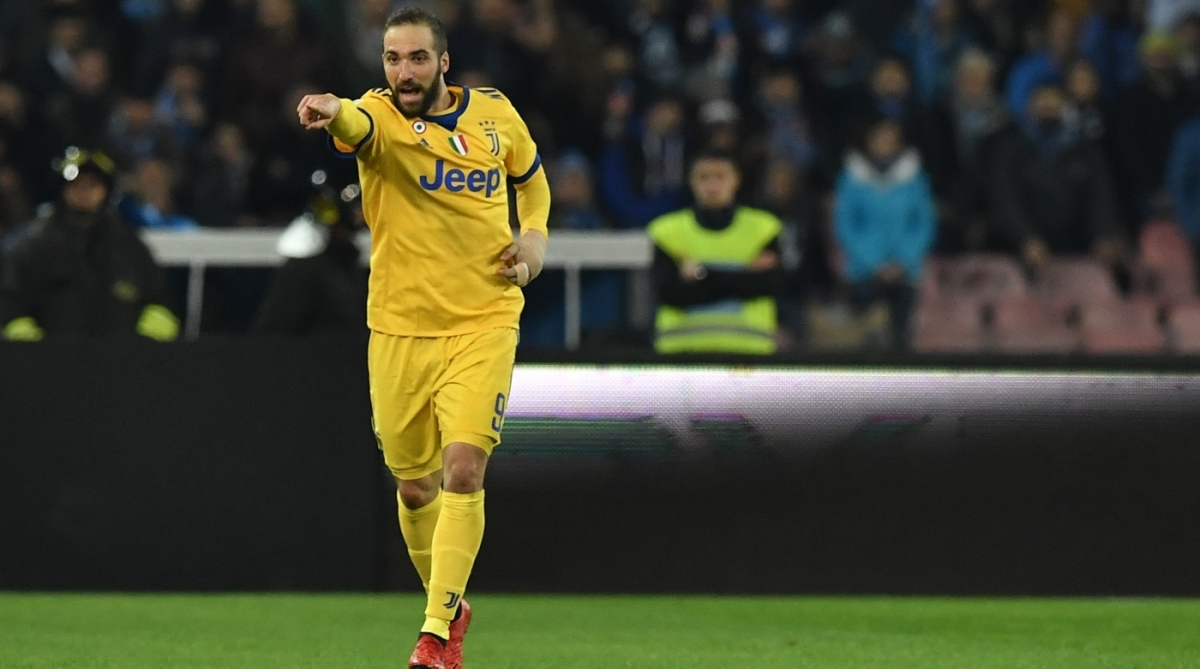 Higuaín festeja o gol da vitória - AFP / TIZIANA FABI