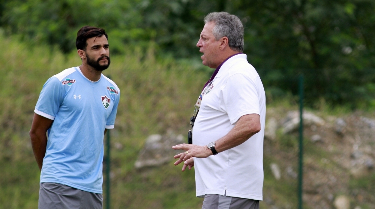 Henrique Dourado conversa com Abel Braga