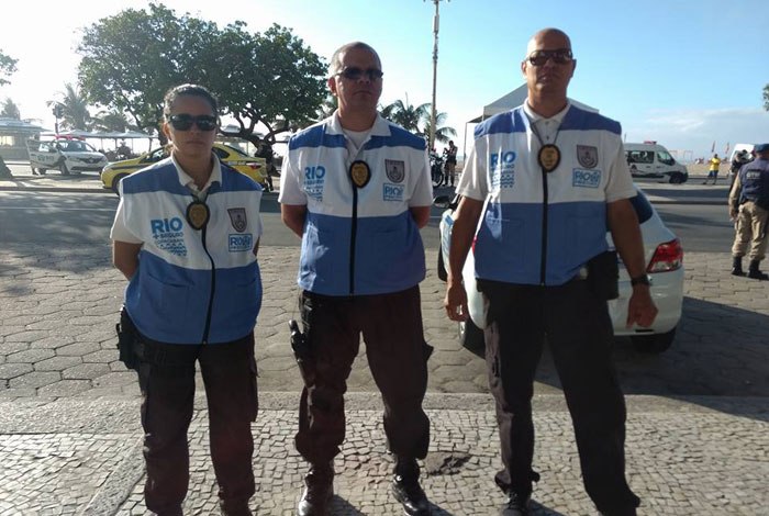 Policiais reforçam policiamento no Rio + Seguro em Copacabana e no Leme