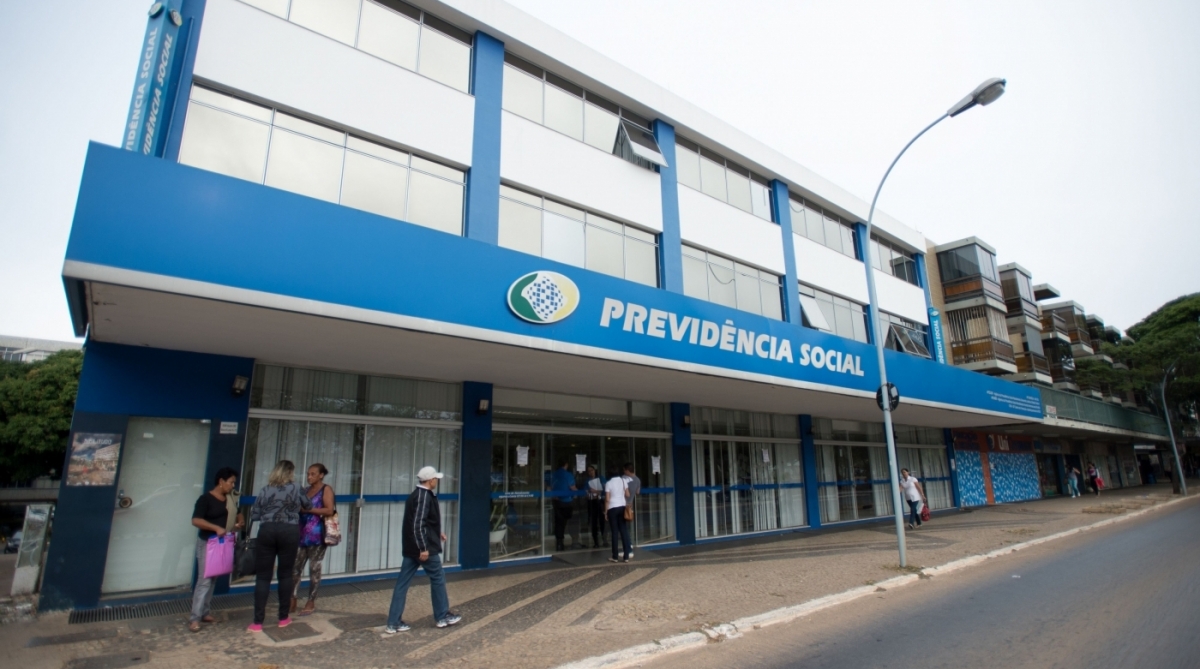 Servidores do Instituto Nacional do Seguro Social (INSS) entraram em greve por tempo indeterminado. Eles reivindicam reajuste salarial de 27,5% e melhores condições de trabalho (Marcelo Camargo/Agência Brasil)