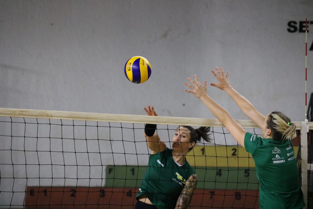 A ponteira/oposta Tiffany, do Bauru, ser&aacute; a primeira transexual a jogar a Superliga feminina de v&ocirc;lei.