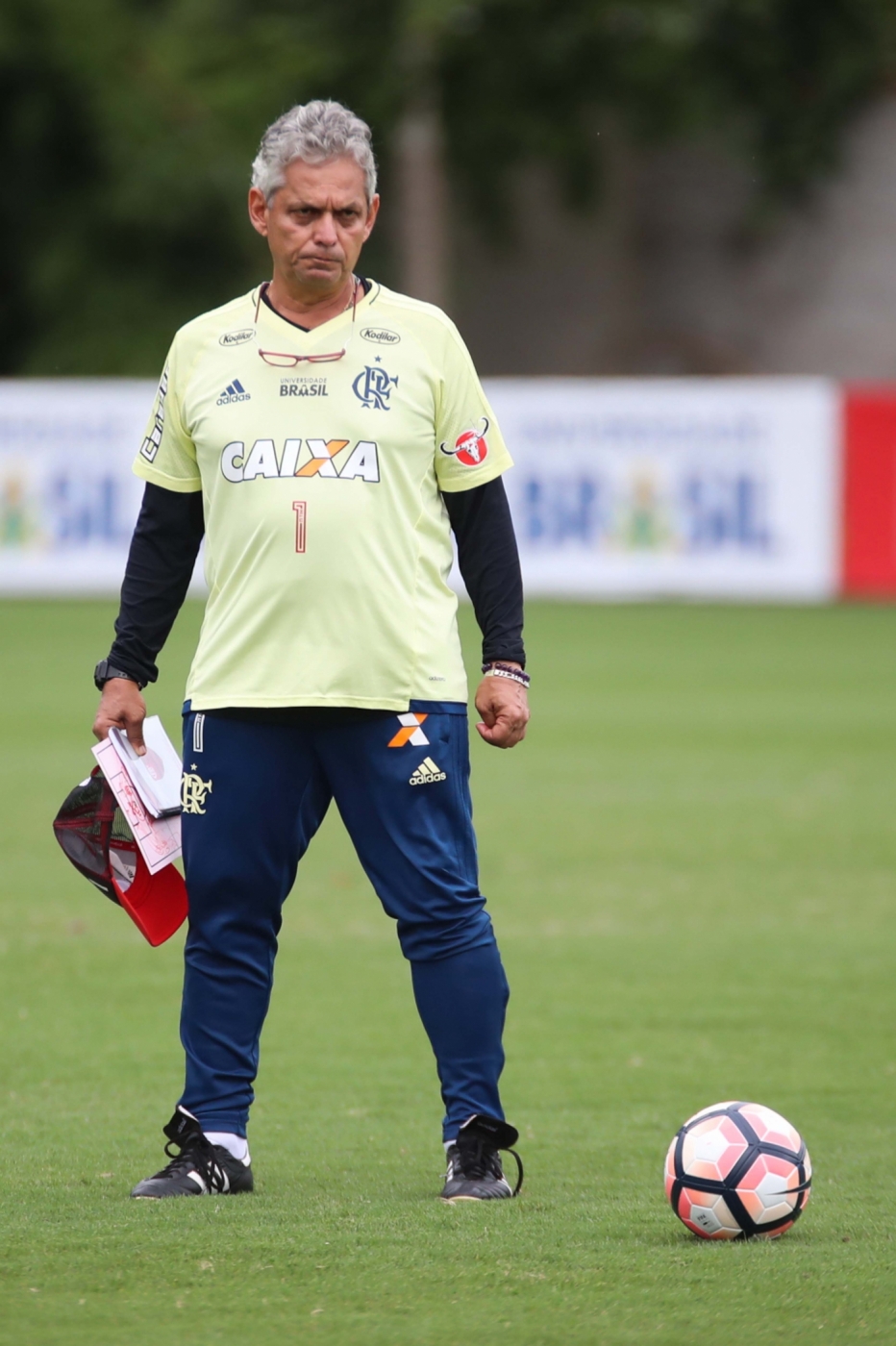 Reinaldo Rueda pode conquistar na quarta-feira o primeiro t&iacute;tulo pelo Flamengo