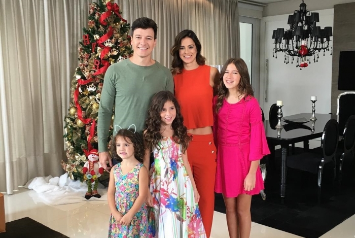 Rodrigo Faro, Vera Viel e filhas - Reprodução