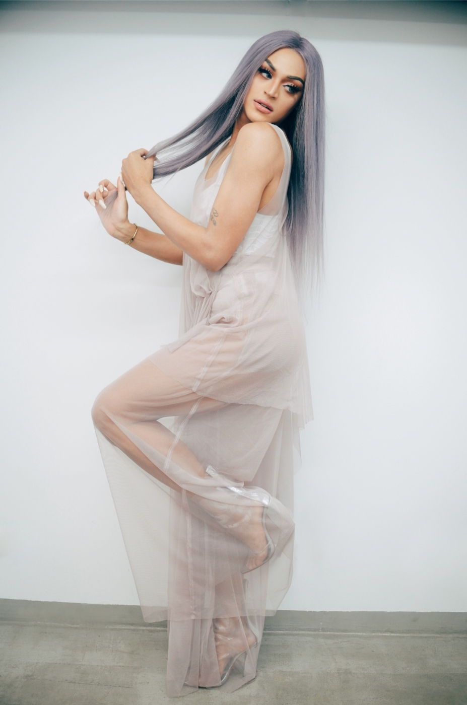 Artista vai representar comunidade LGBT no quarto carro, que abordará a intolerância - Rodolfo Magalhães/divulgação