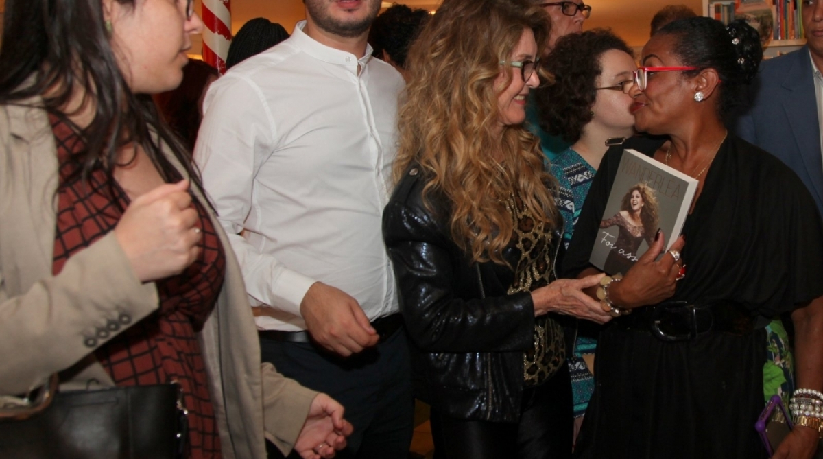 Lan&ccedil;amento biografia Wanderlea