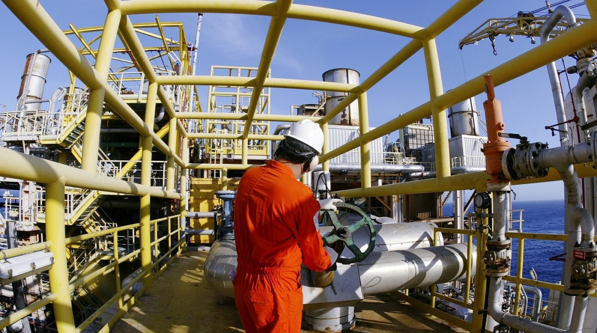 Plataforma fixa de Namorado 1 na Bacia de Campos - Petrobras