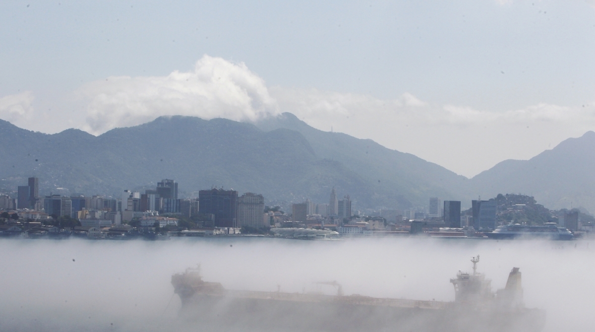 Previs&atilde;o &eacute; de chuva, neblina, rajadas de vento e temperaturas em decl&iacute;nio  - Alexandre Brum / Ag&ecirc;ncia O Dia