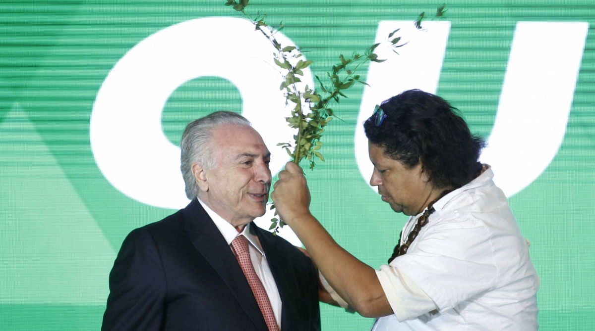 Conven&ccedil;&atilde;o Nacional do PMDB. Michel Temer recebe passe de Pai Uz&ecirc;da.