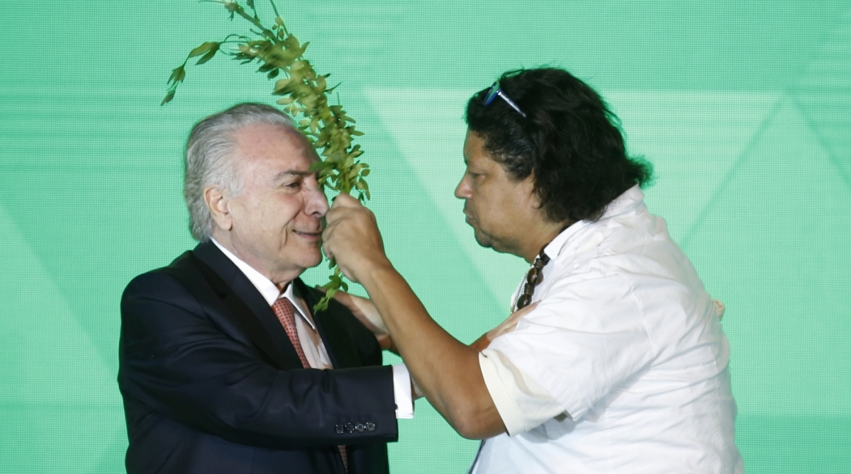 Conven&ccedil;&atilde;o Nacional do PMDB. Michel Temer recebe passe de Pai Uz&ecirc;da.