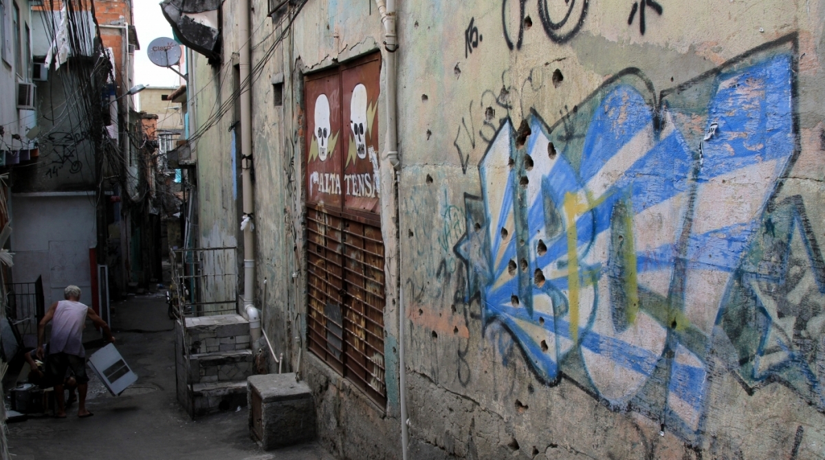 Homens do Batalh&atilde;o de Pol&iacute;cia de Choque est&atilde;o na comunidade desde o fim da madrugada desta ter&ccedil;a - Johnson Parraguez / Ag&ecirc;ncia O Dia