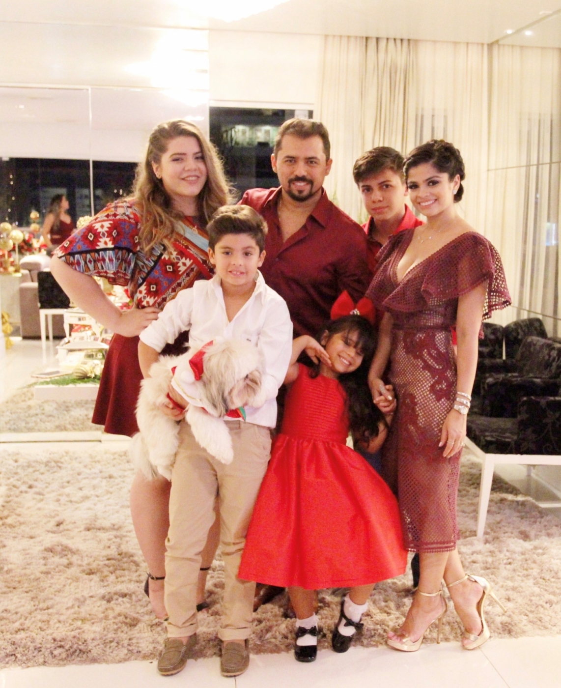 Xand Avi&otilde;es posa com a fam&iacute;lia no Natal