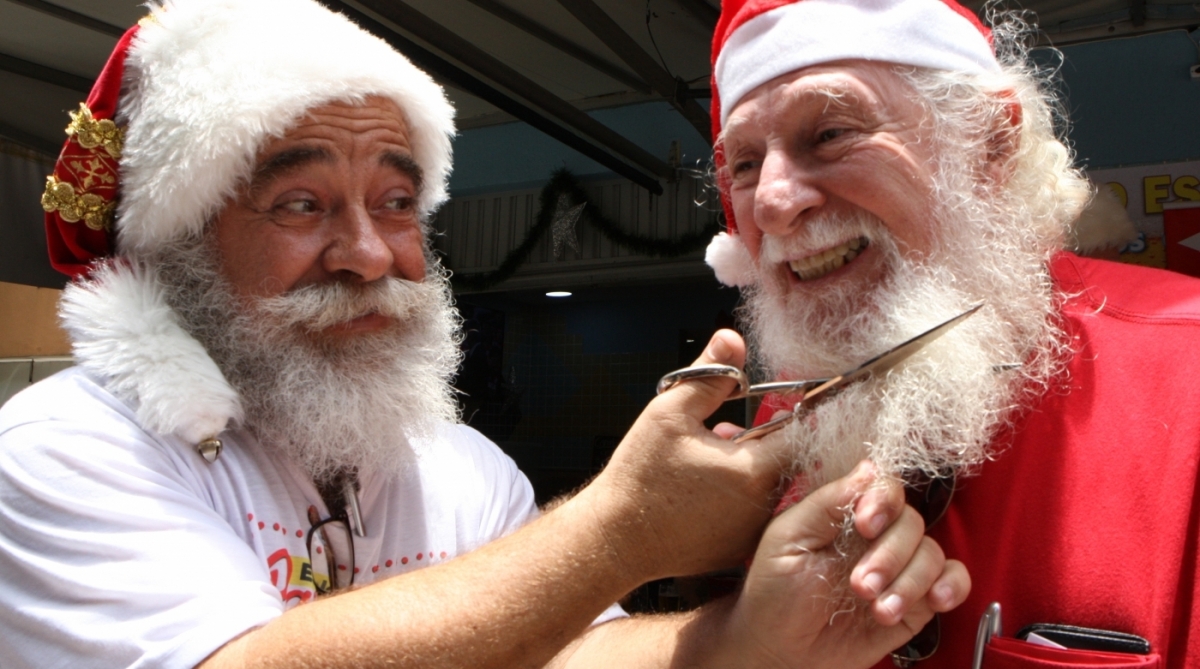 Encontro anual de Papais Noel, que &eacute; sempre realizado em restaurante na Tijuca. 