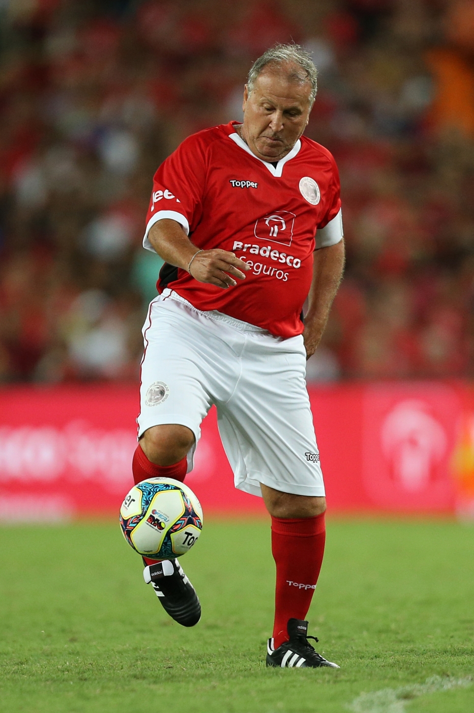 Nesta quarta-feira, ZICO promove o tradicional Jogo das Estrelas, no Maracan&atilde;, &agrave;s 20h30. &icirc;s 18h, haver&aacute; uma partida entre artistas.. Al&eacute;m de Adriano e Zico, o Jogo das Estrelas ter&aacute; nomes como Pet, Renato Ga&uacute;cho, Davids, Zinho, Djalminha, Alex, Amoroso, Aldair e Sor&iacute;n. Foto: Daniel Castelo Branco / Ag&ecirc;ncia O Dia