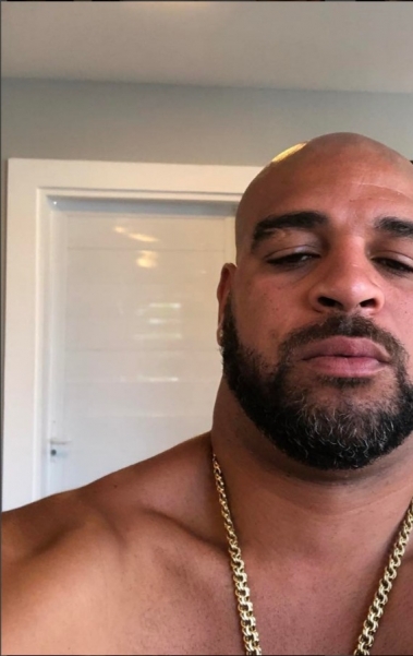 Adriano Imperador - reprodu&ccedil;&atilde;o instagram