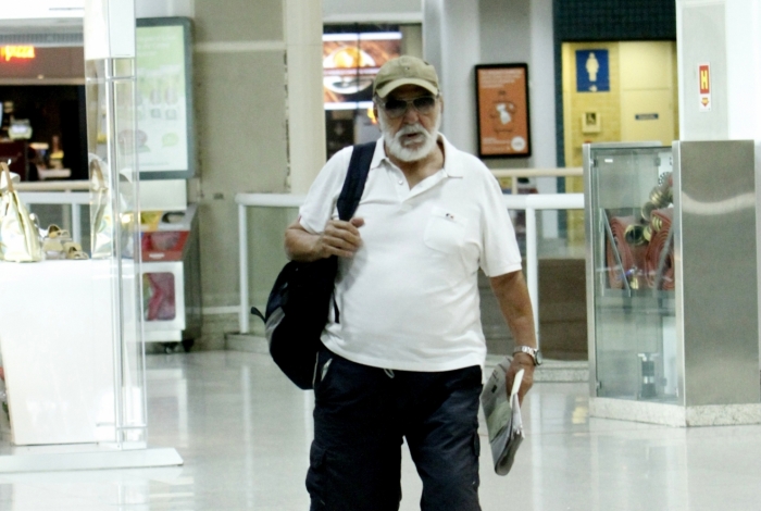 28/12/2017 - AGÊNCIA DE NOTîCIA - PARCEIRO - O ator Lima Duarte no embarque do Aeroporto Santos Dumont, na região central do Rio, nesta quinta-feira (28) - Onofre Veras/Parceiro/Agência O Dia