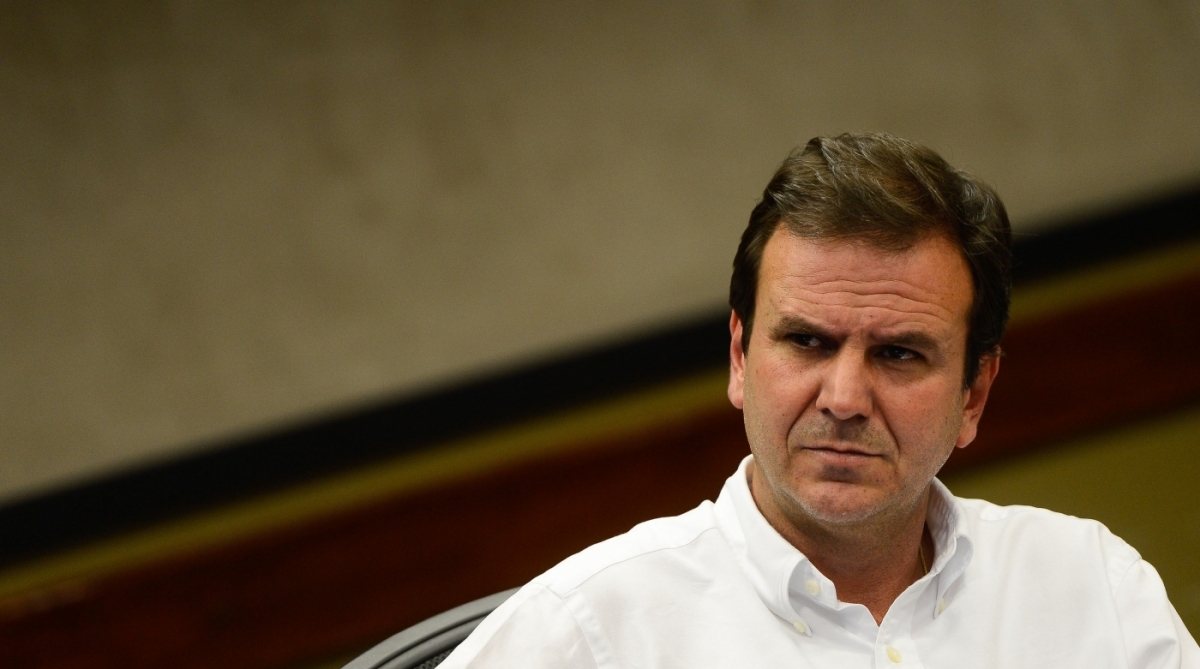 Rio de Janeiro, RJ, Brasil - O Prefeito Eduardo Paes apresenta trabalhos de perícia sobre o desabamento da ciclovia da Avenida Niemeyer. (Foto: Fernando Frazão/Agência Brasil)