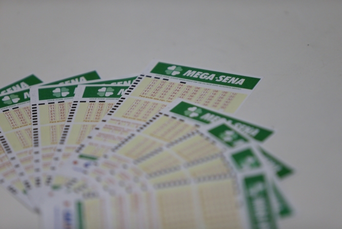 Mega-Sena acumula