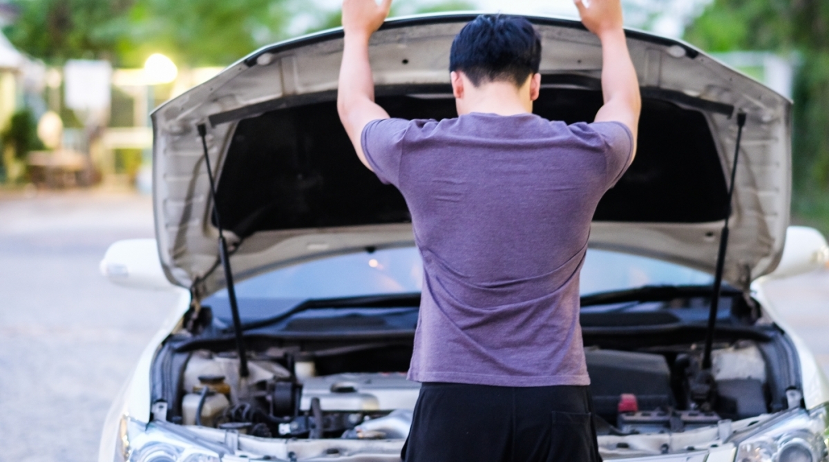 Ignorar os 'sinais' dos automóveis podem acabar com carro enguiçado na rua