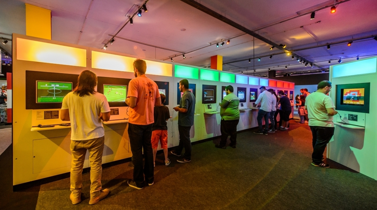 A exposi&ccedil;&atilde;o A Era dos Games &eacute; um dos eventos para crian&ccedil;as deste fim de semana. Capa Guia Show e Lazer - eventos de f&eacute;rias
