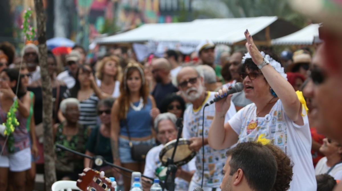 O bloco Escravos da Mauá se apresentou no Boulevard Olímpico - Daniel Castelo Branco / Agência O Dia