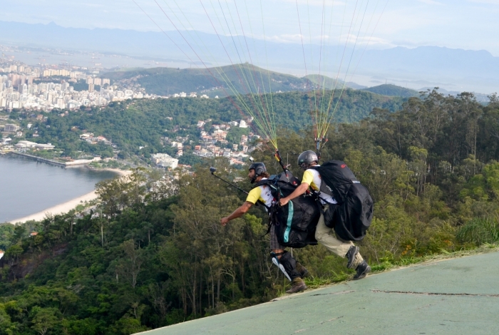 Parque da Cidade, em São Francisco, Niterói, tem mirante para apreciar toda a cidade e prática de voo livre - Clever Felix / Agência O Dia