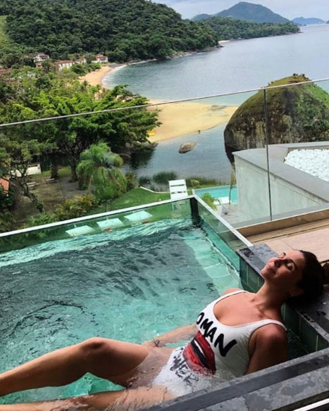 Giovanna Antonelli aproveitou dia de piscina - Reprodução Instagram