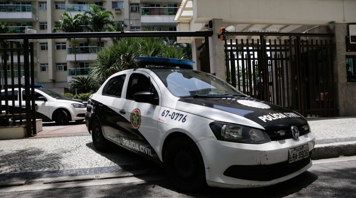 16/01/2018 - Pericia deixa apartamento onde foi encontrado o Promotor Marcus Vinicius da Costa Leite onde foi encontrado morto com mulher em apartamento na Barra da Tijuca. Foto: Luciano Belford / Agencia O Dia