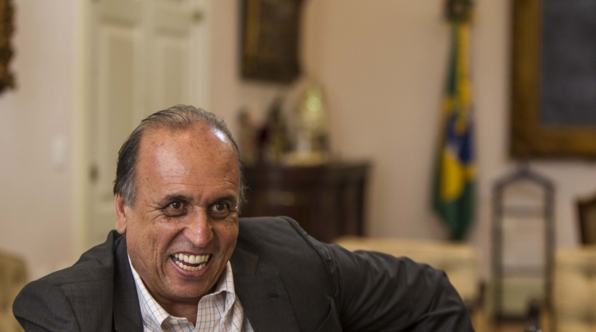 Entrevista com Luiz Fernando de Souza (Piraí, 29 de março de 1955), mais conhecido como Luiz Fernando Pezão, é um economista e político brasileiro filiado ao Partido do Movimento Democrático Brasileiro e atual Governador do Estado do Rio de Janeiro. Materia Especial e Dominical.