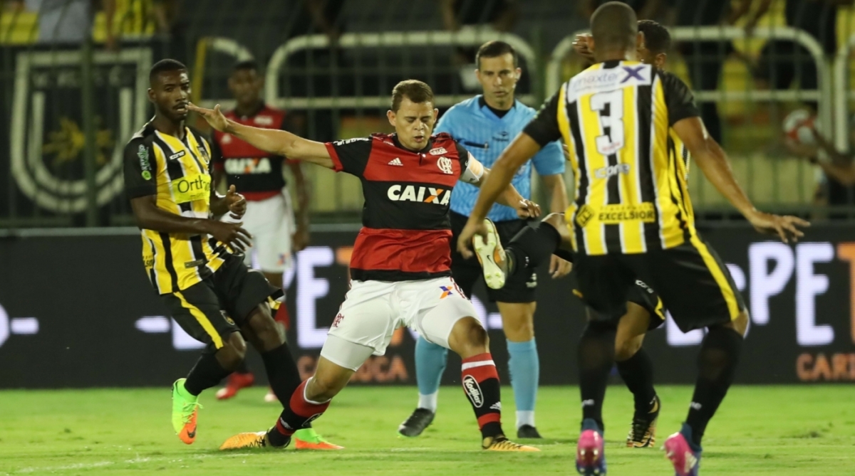 Partida entre Volta Redonda x Flamengo no Est&aacute;dio Raulino de Oliveira, em Volta Redonda, v&aacute;lida pela 1&ordf; Rodada da Ta&ccedil;a Guanabara (1&ordm; Turno do Campeonato Carioca). Foto - Gilvan de Souza / Flamengo