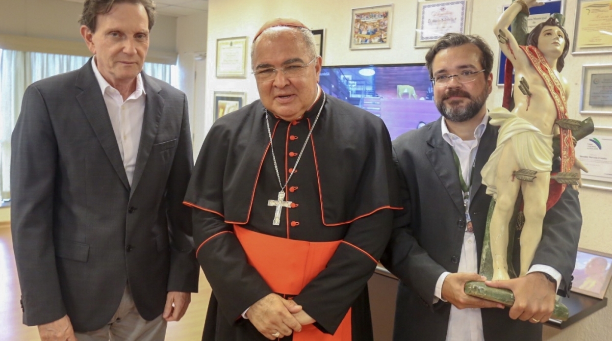 Crivella ao lado de dom Orani e do subsecretário de Meio Ambiente, Justino Carvalho - Edvaldo Reis / Prefeitura do Rio