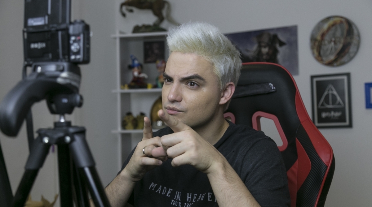 Entrevista com os Youtubers, os irmãos Felipe Neto e Lucas Neto na casa deles na Barra da Tijuca, Rio de Janeiro.Na foto o Lucas Neto. Foto: Daniel Castelo Branco / Agência O Dia