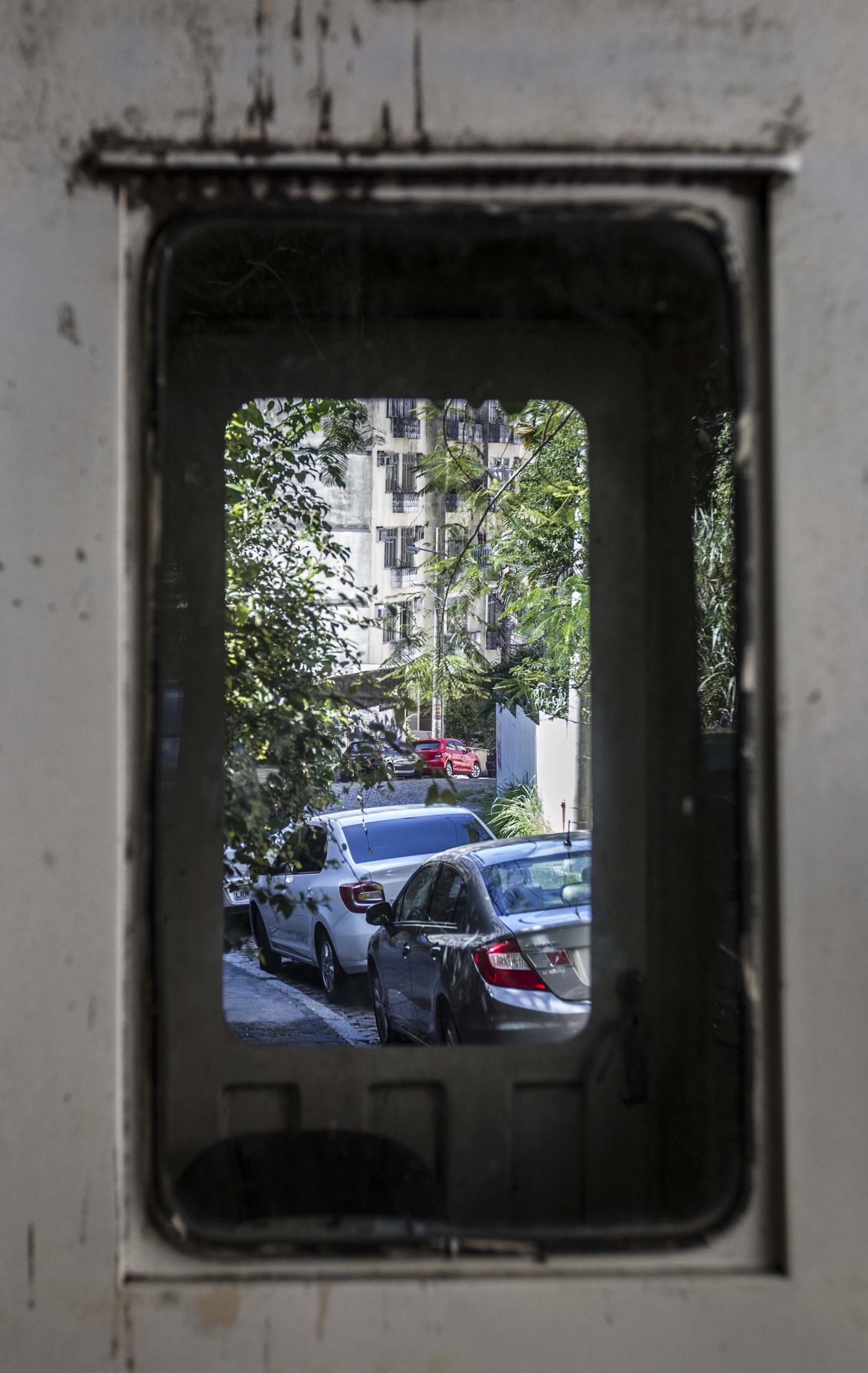Especial violência no bairro de Laranjeiras. Rua Alice aumentou o número de assalto a pedestre e roubo de automóveis. Guarita abandonada na rua Luiz Catanhede em Laranjeiras RJ, 18 de janeiro.