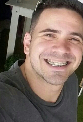 Policial Patrick Batista Lopes foi encontrado morto dentro de carro na RJ-106 - Divulgação